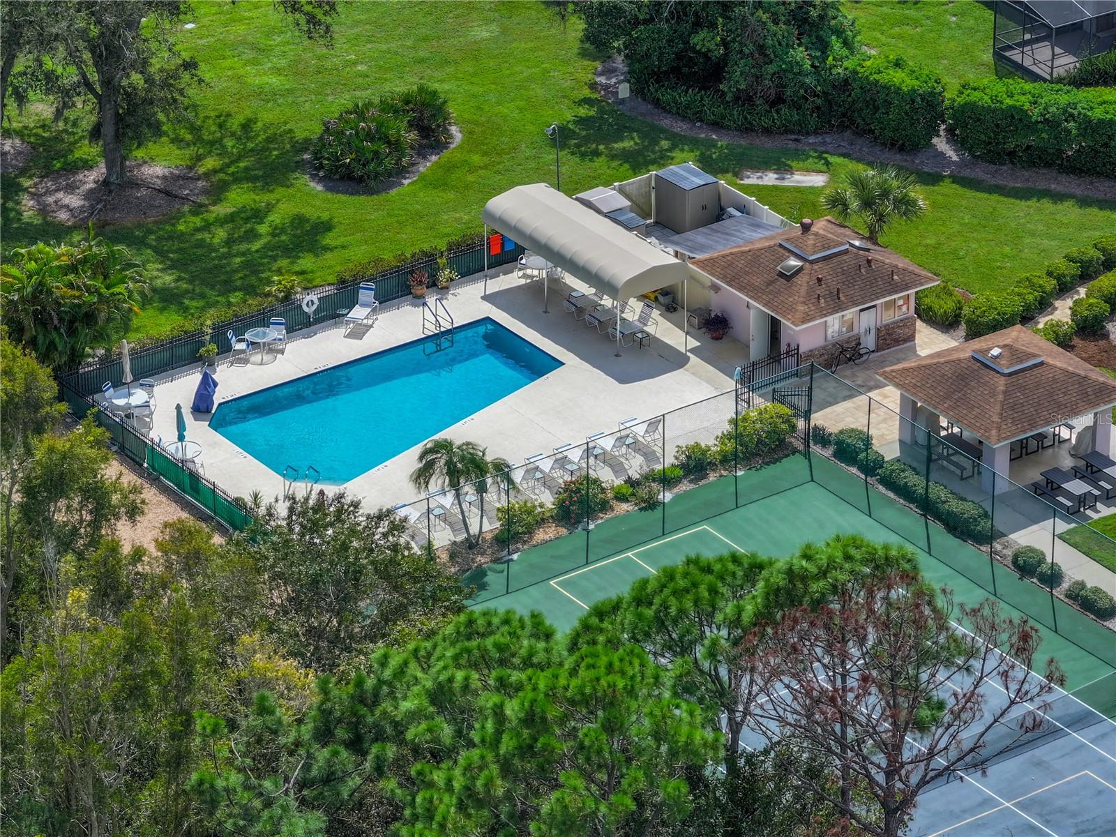 CHESTNUT CREEK VILLAS - Residential