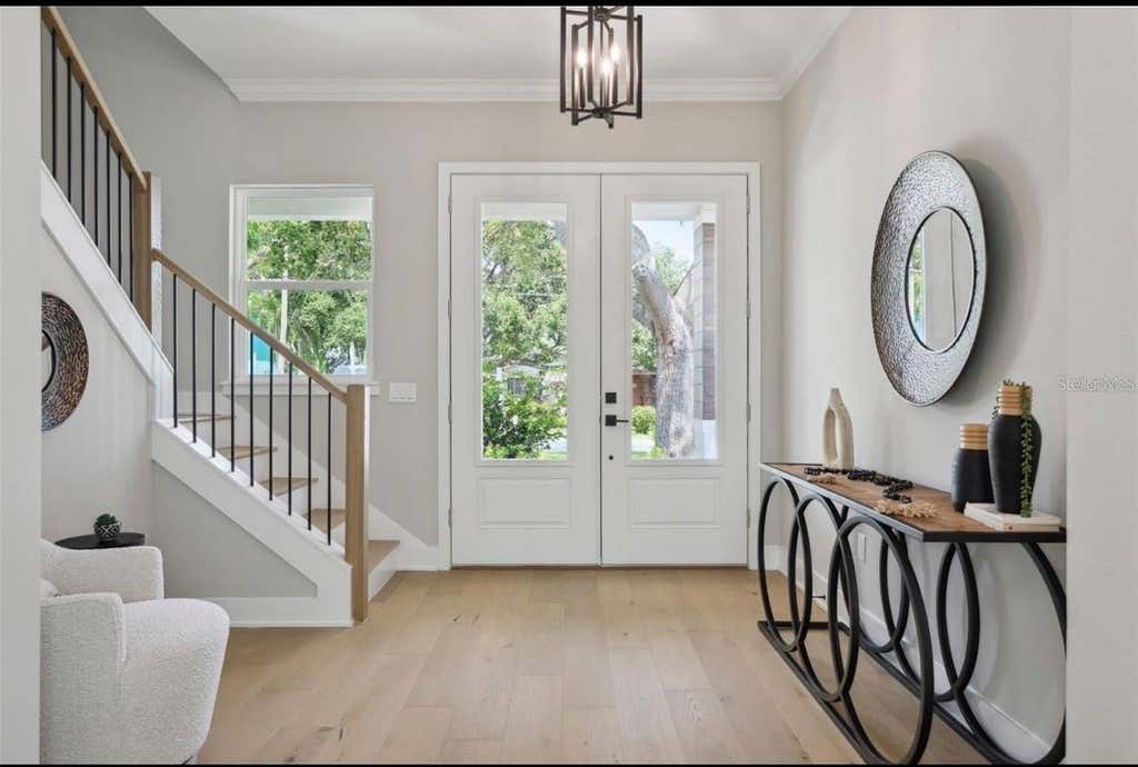 Photo of 6705 S Himes Avenue, Tampa, FL 33611 (MLS # TB8518724)