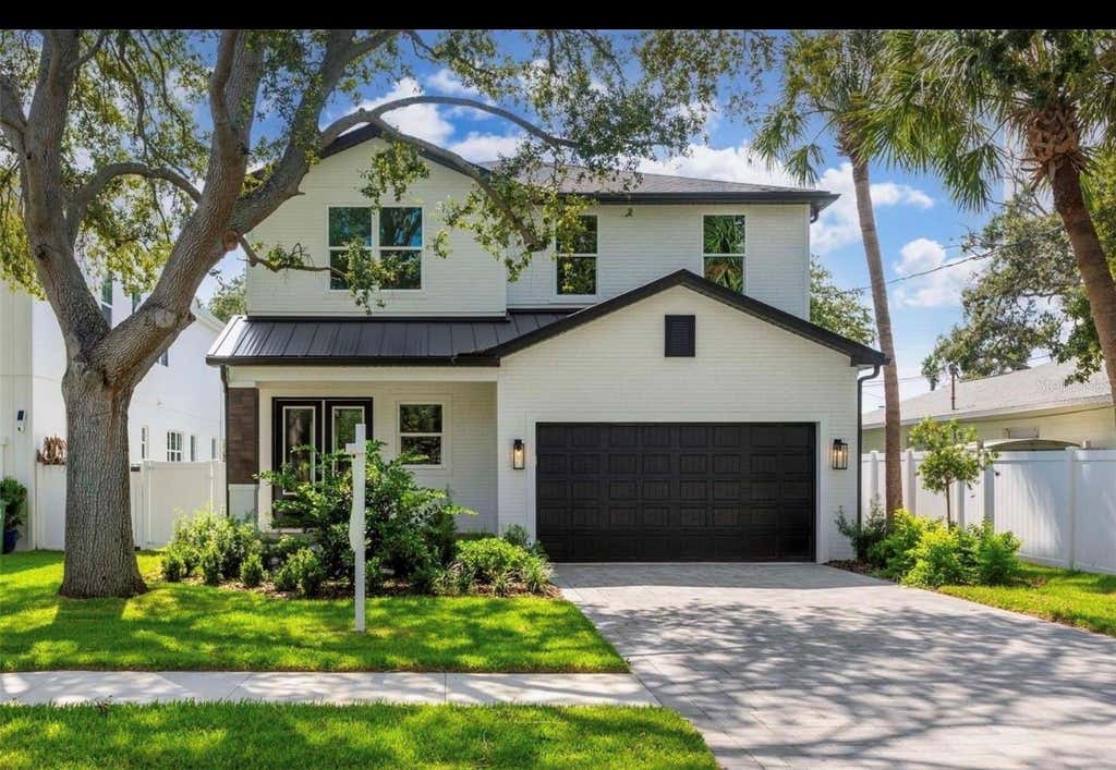 Photo of 6705 S Himes Avenue, Tampa, FL 33611 (MLS # TB8518724)