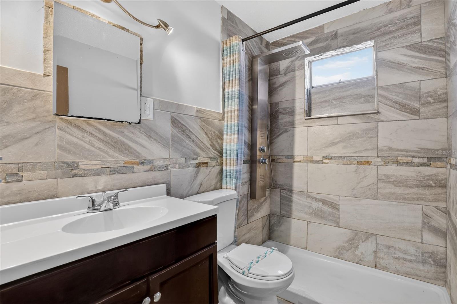 RIVIERA MANOR - Residential