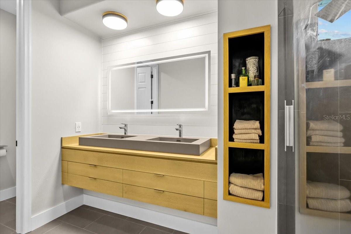 HARBOR ISLES - Residential