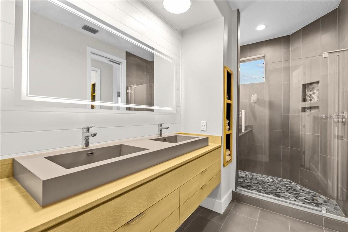 HARBOR ISLES - Residential