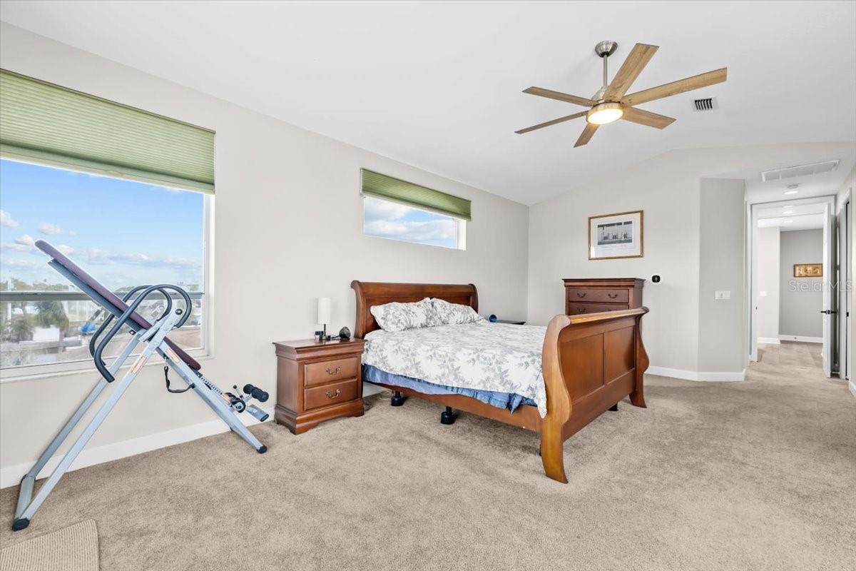 HARBOR ISLES - Residential