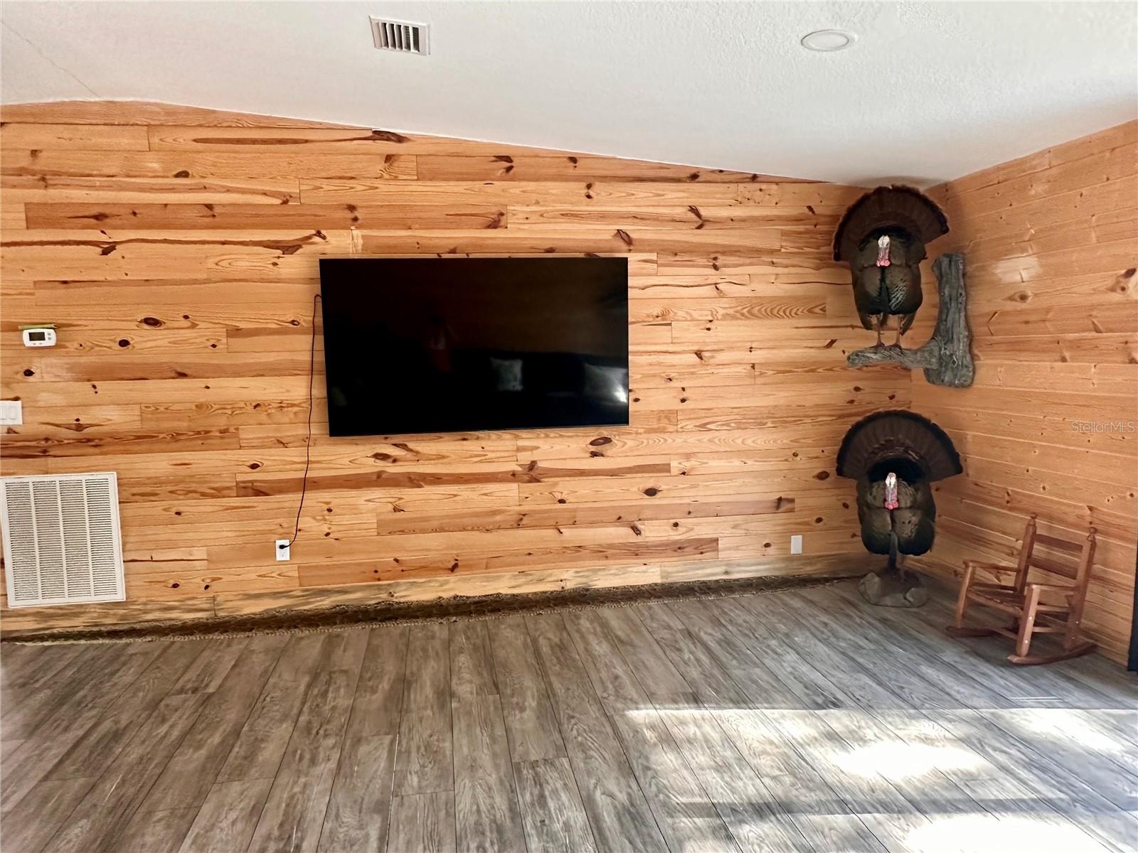 TIGER CREEK FOREST - Residential