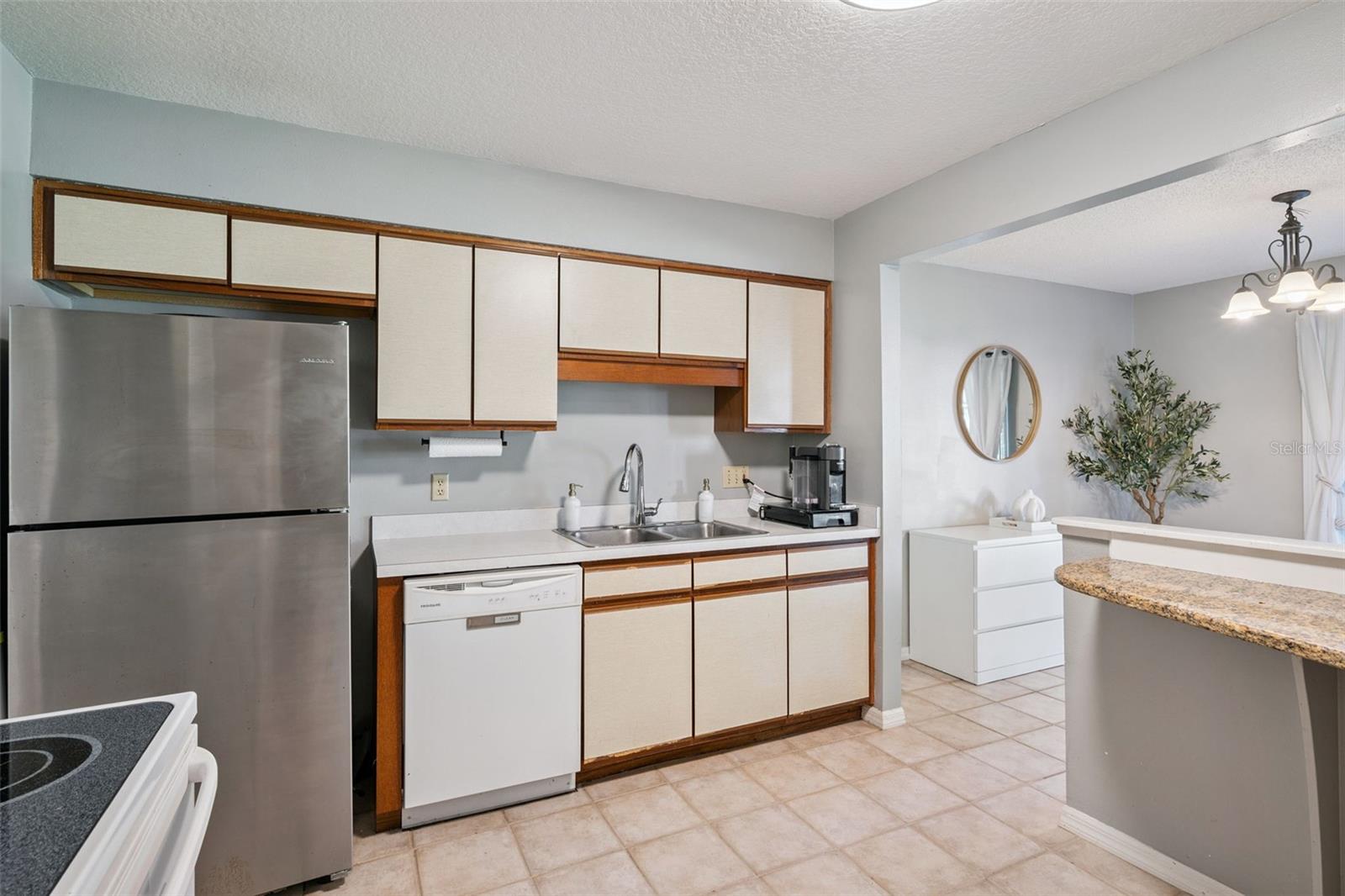 COACH HOMES AT MARINERS VILLAGE - Residential