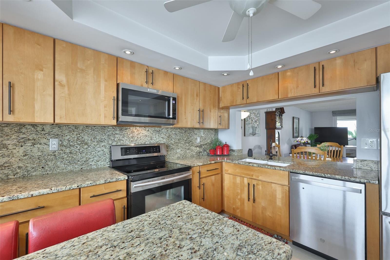 HARBOUR THE CONDO - Residential