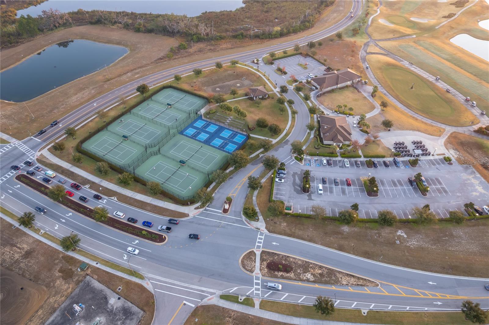 CHAMPIONS CLUB CONDO PH 13 - Residential