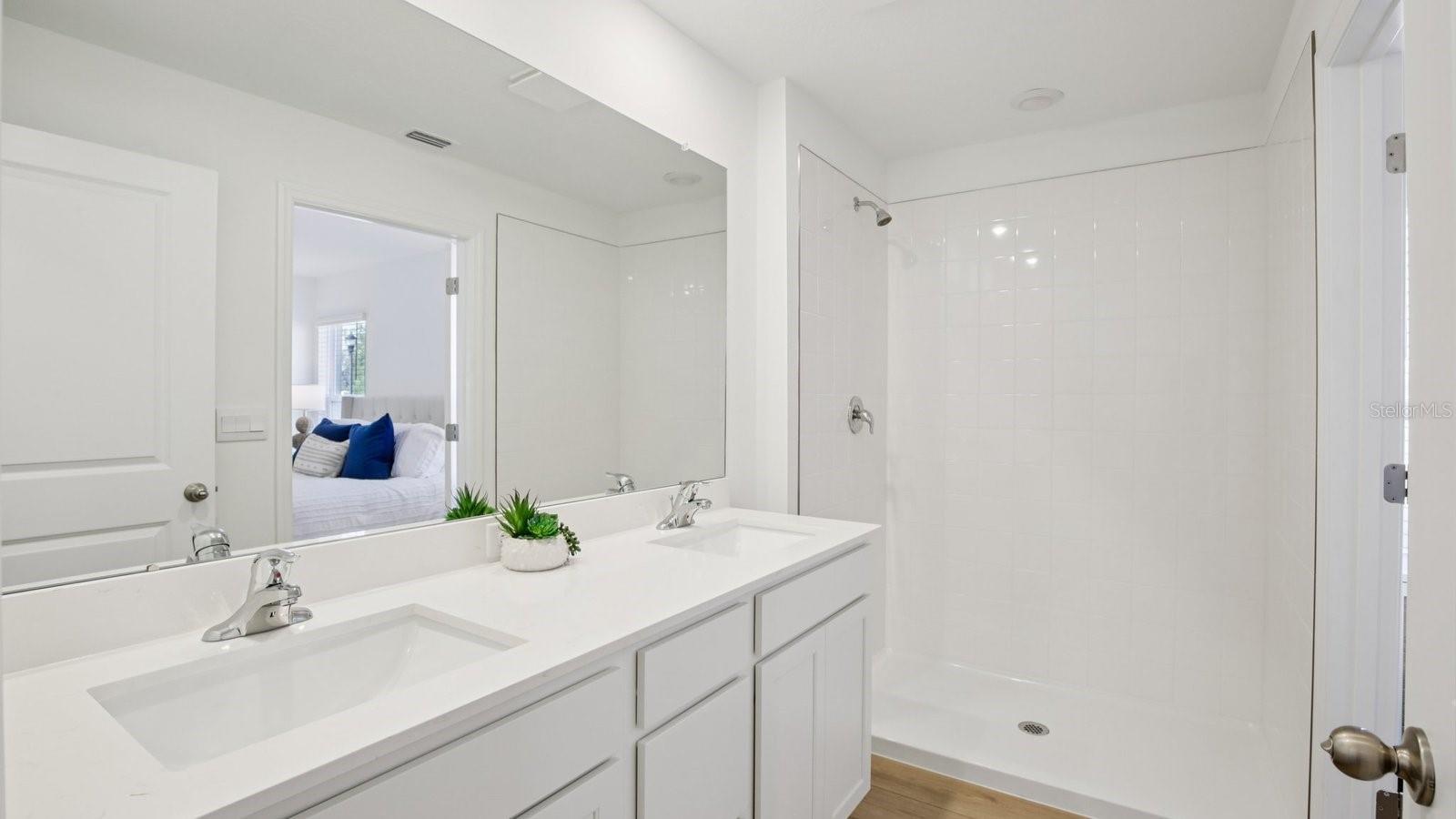 EAST REGNAS - Residential
