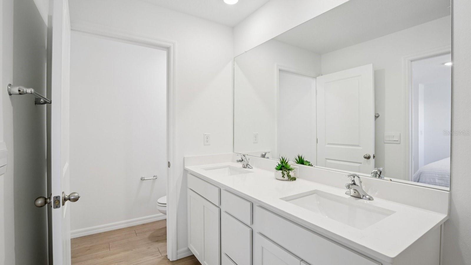 EAST REGNAS - Residential