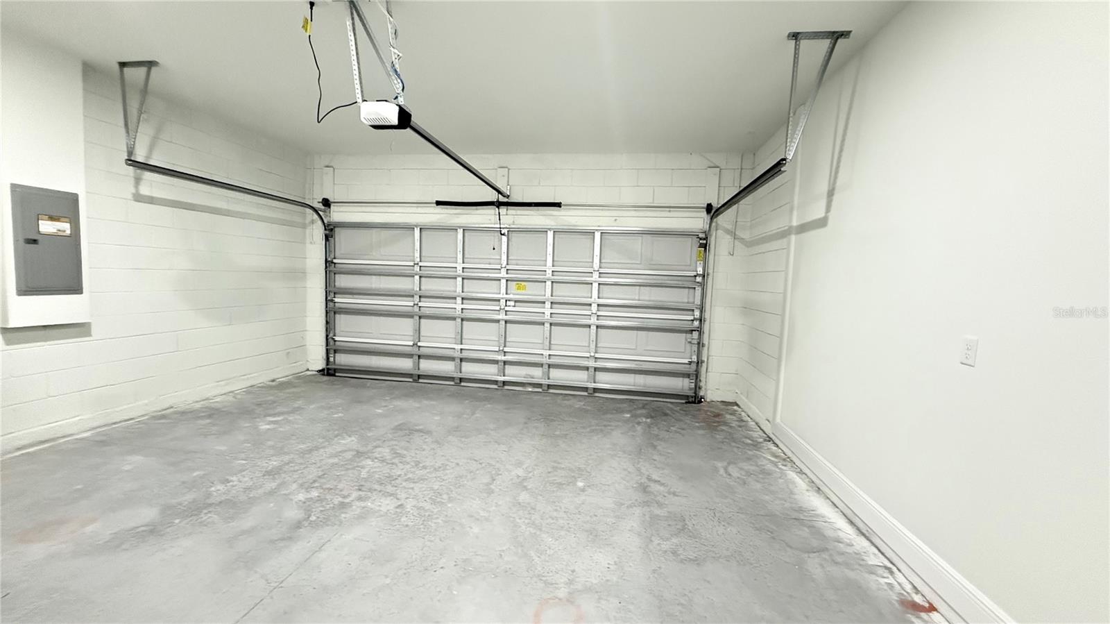 CITRUS SPGS UNIT 07 - Residential Lease