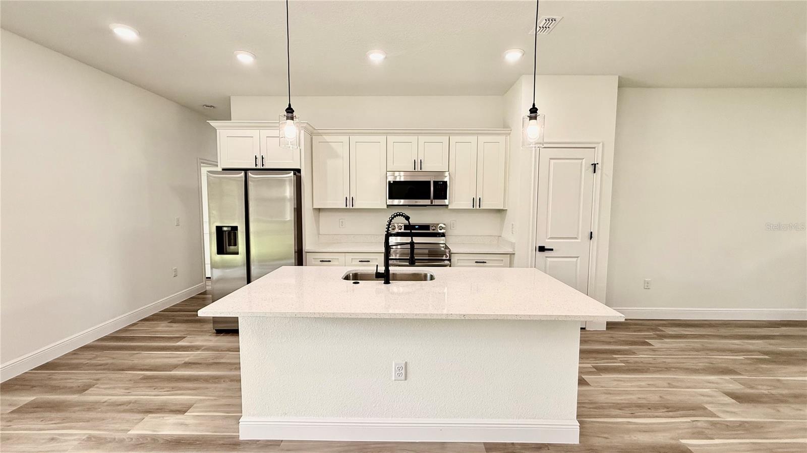 CITRUS SPGS UNIT 07 - Residential Lease