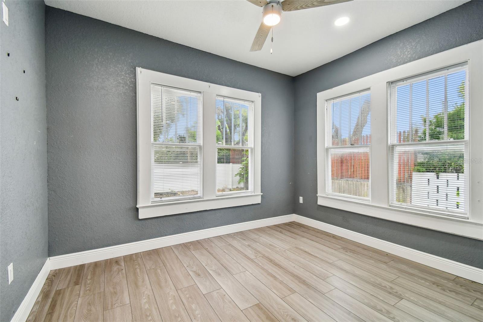 CENTER HILL - Residential