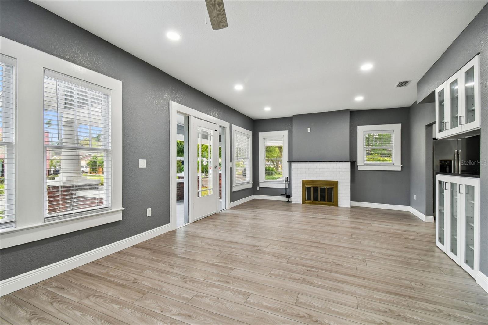 CENTER HILL - Residential