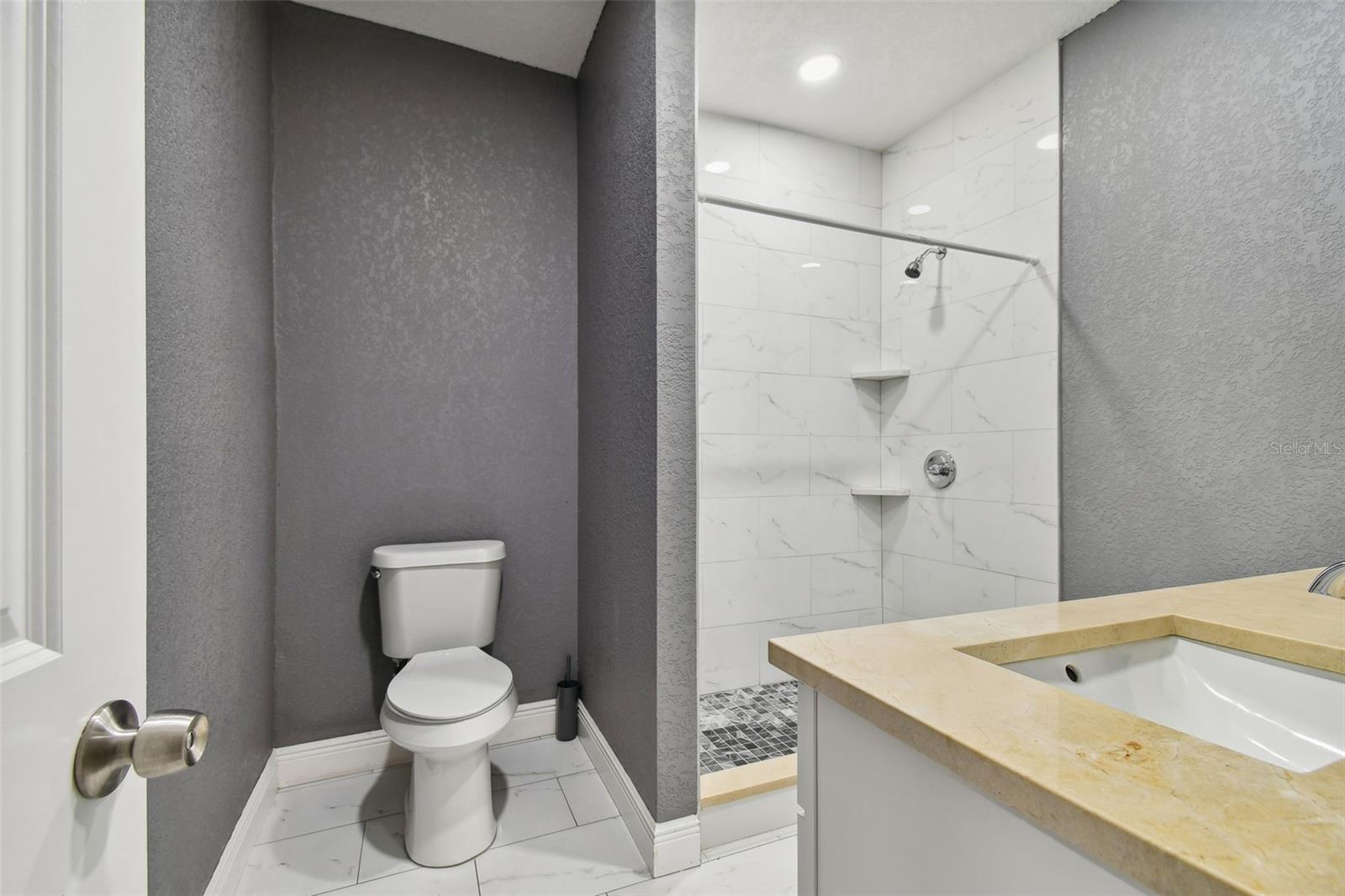 CENTER HILL - Residential