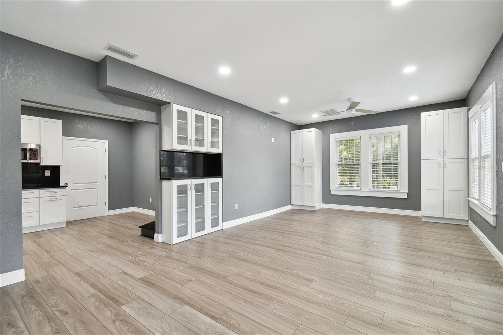 CENTER HILL - Residential