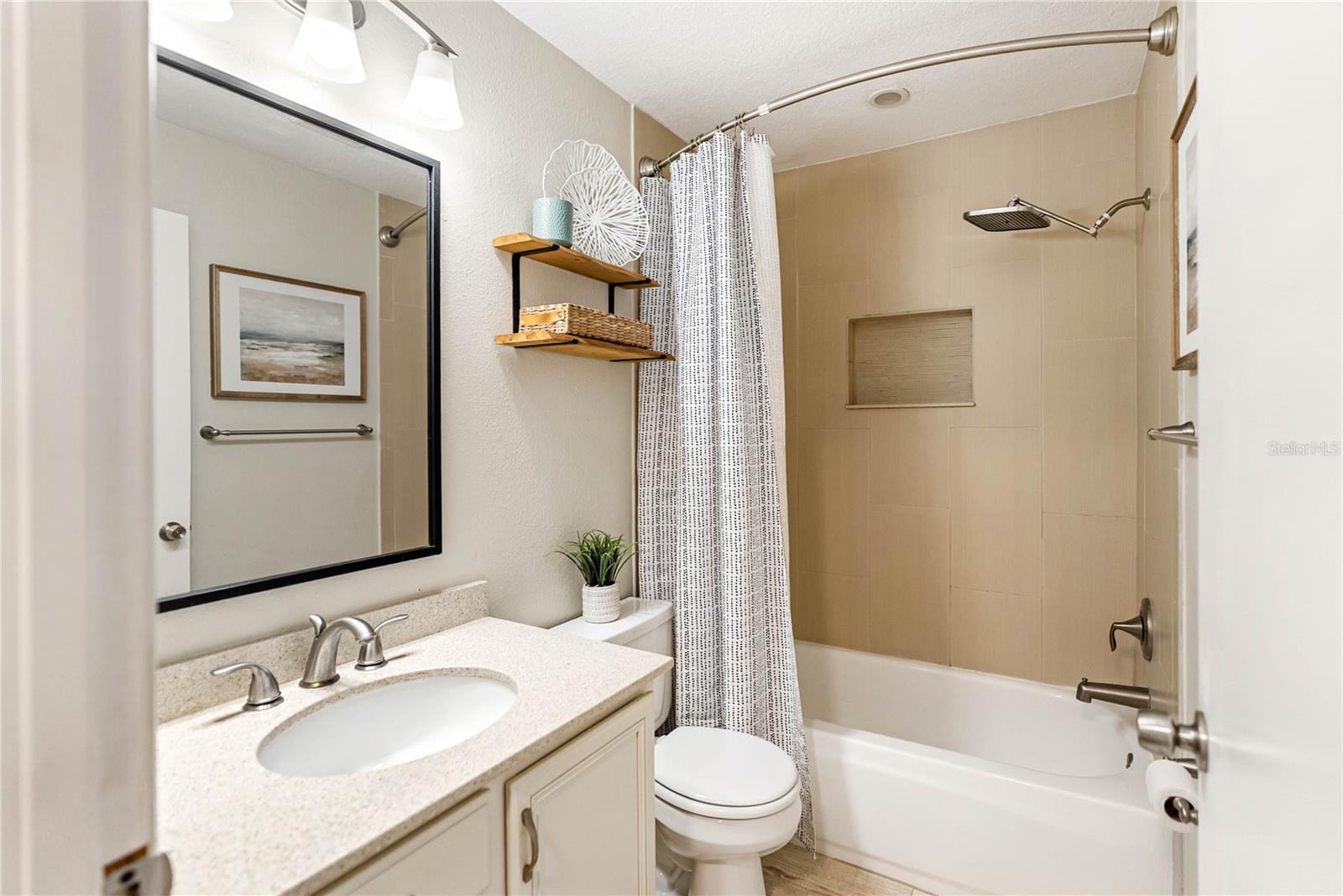 DEER HOLLOW - Residential