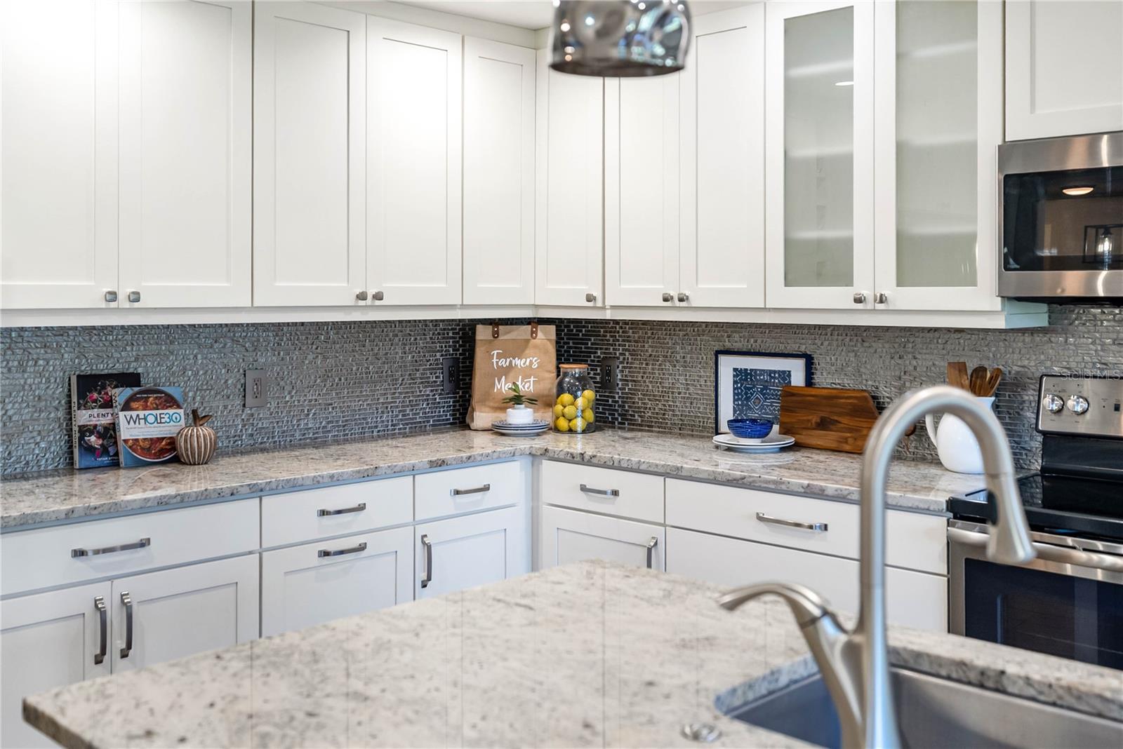 DEER HOLLOW - Residential