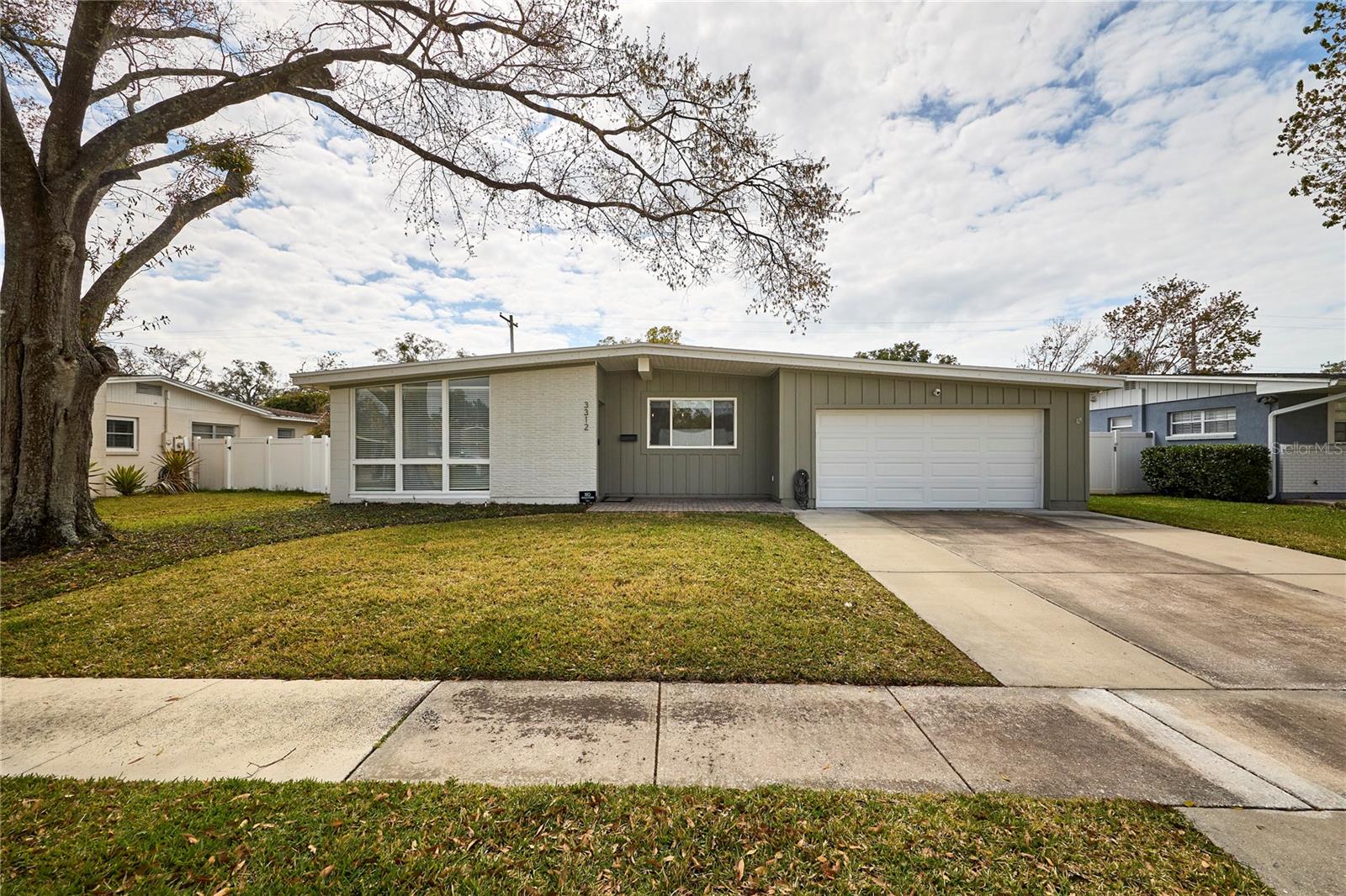 CARROLLWOOD SUB UNIT 1 - Residential