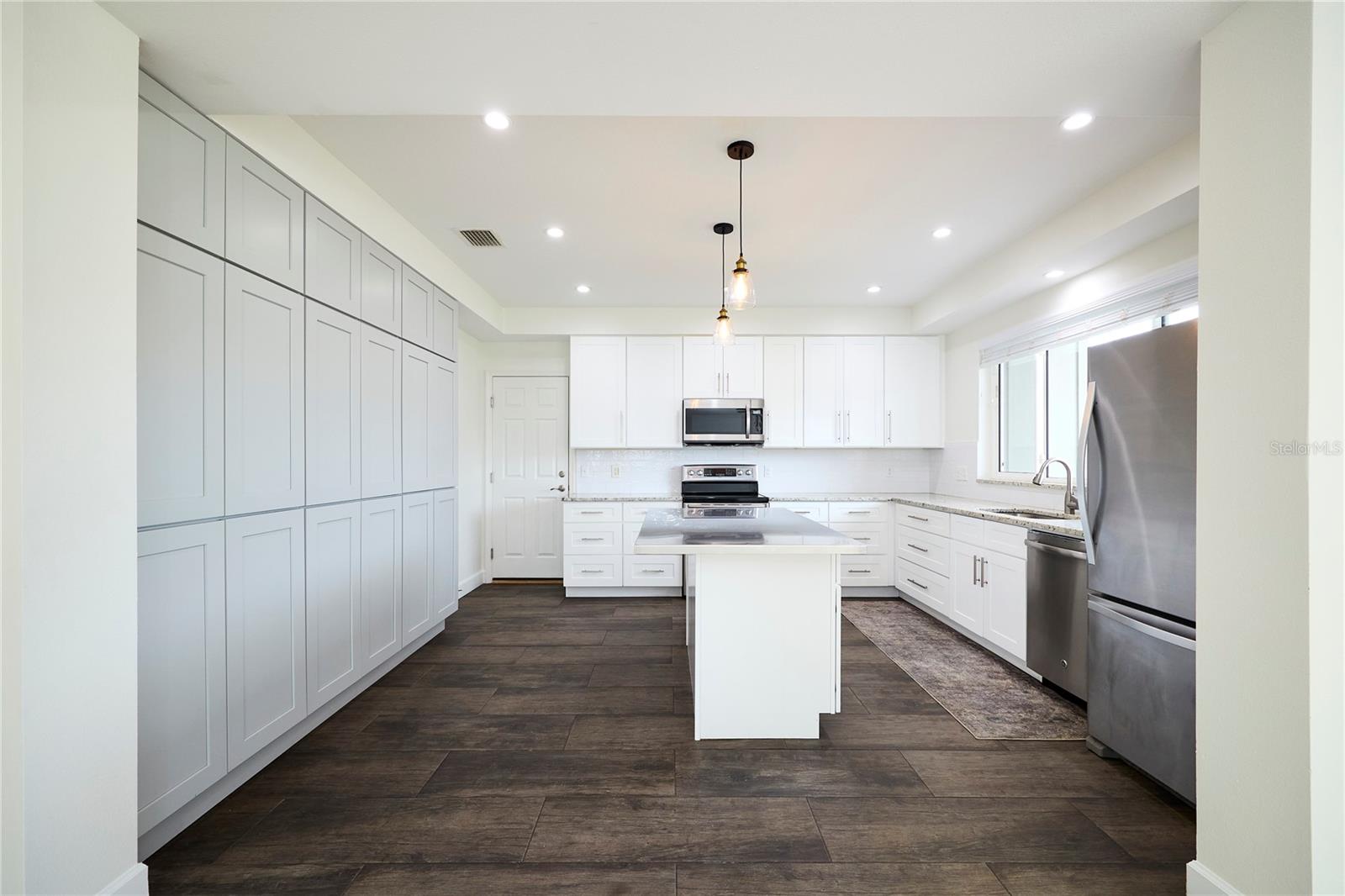 CARROLLWOOD SUB UNIT 1 - Residential