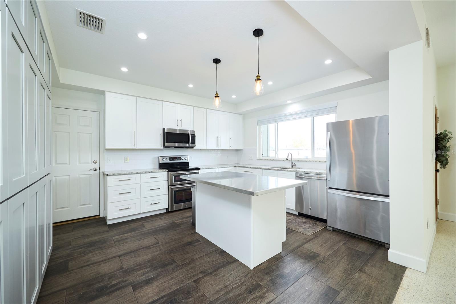 CARROLLWOOD SUB UNIT 1 - Residential