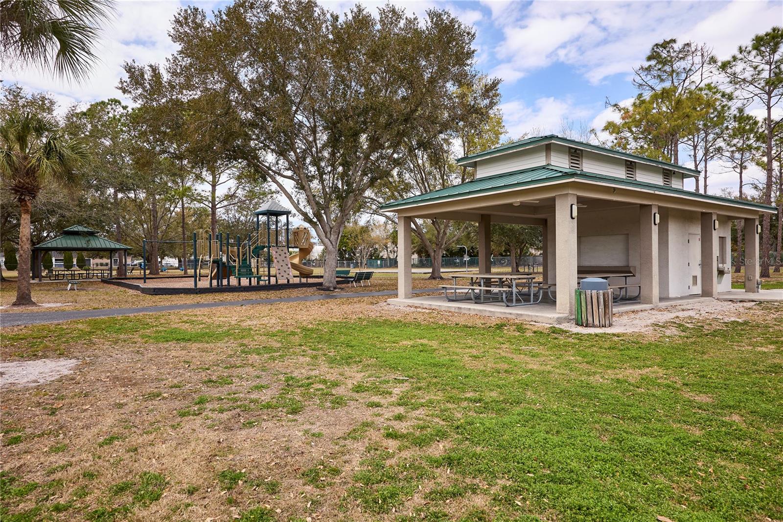 CARROLLWOOD SUB UNIT 1 - Residential