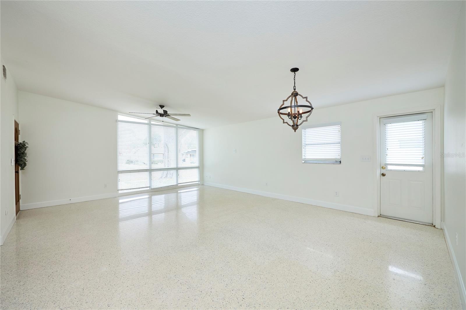 CARROLLWOOD SUB UNIT 1 - Residential