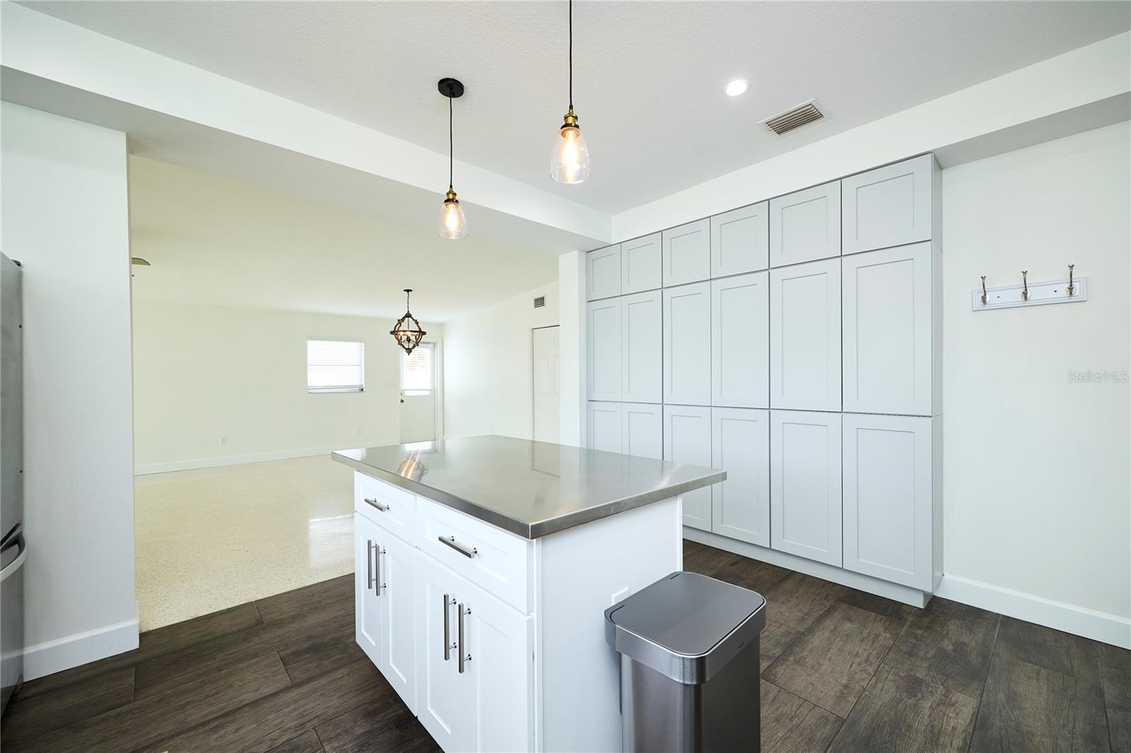 CARROLLWOOD SUB UNIT 1 - Residential