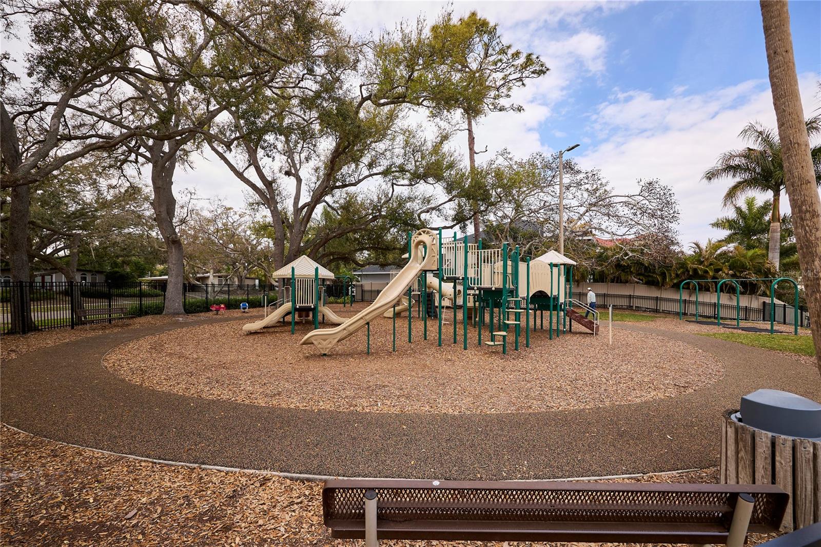 CARROLLWOOD SUB UNIT 1 - Residential