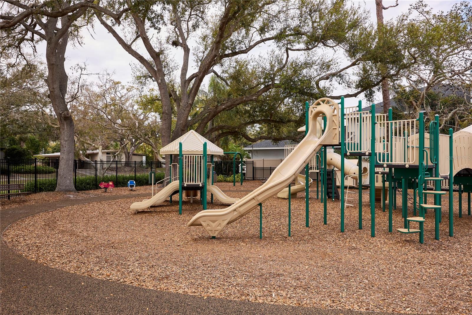 CARROLLWOOD SUB UNIT 1 - Residential