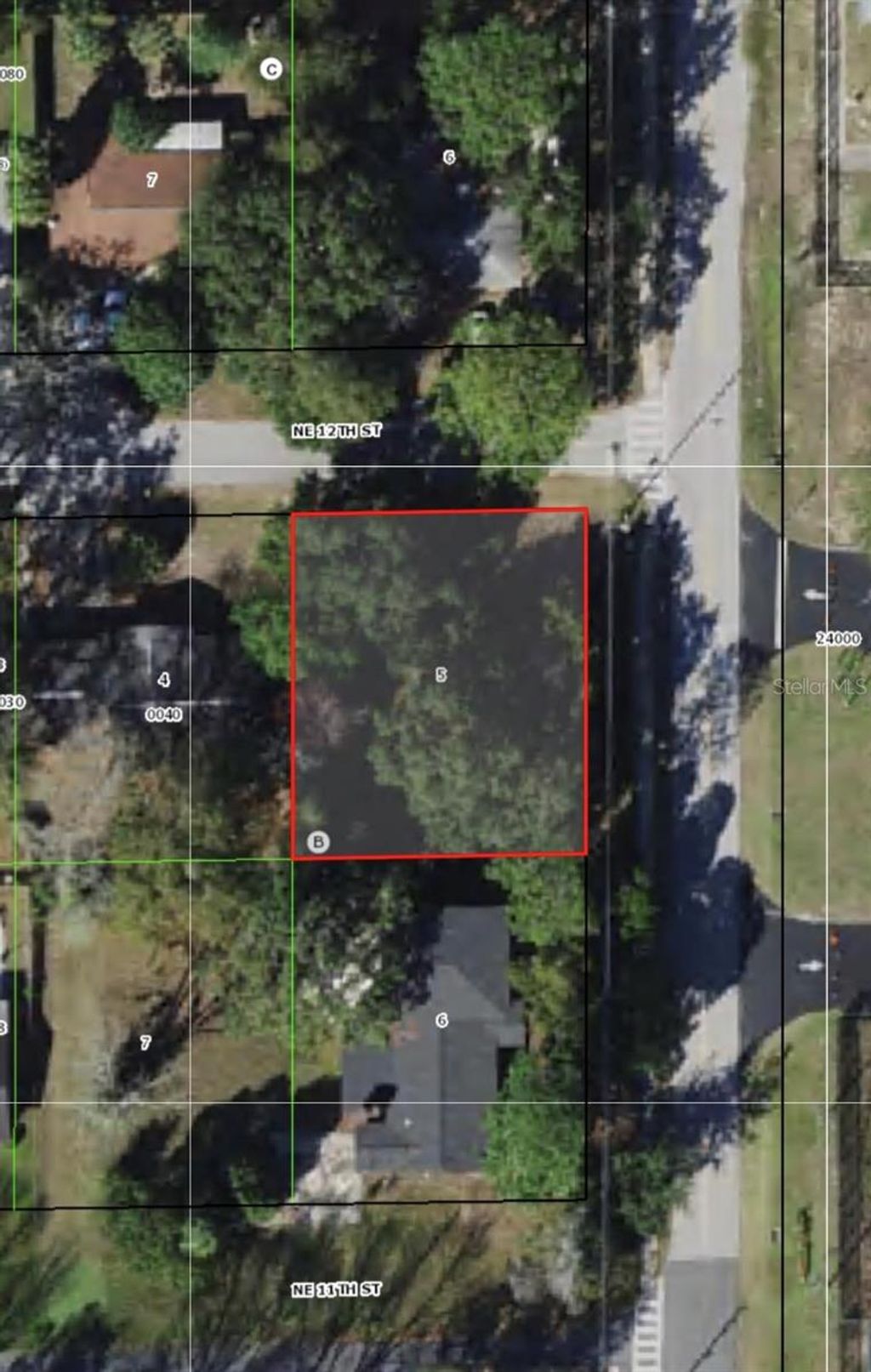 Photo of 764 NE 12th Street, Crystal River, FL 34428 (MLS # W7884005)