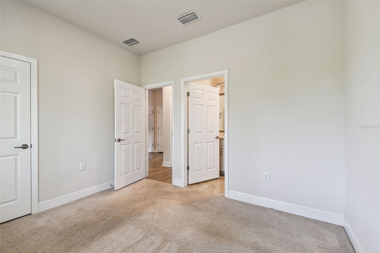 OAKLAND SUB - Residential Lease