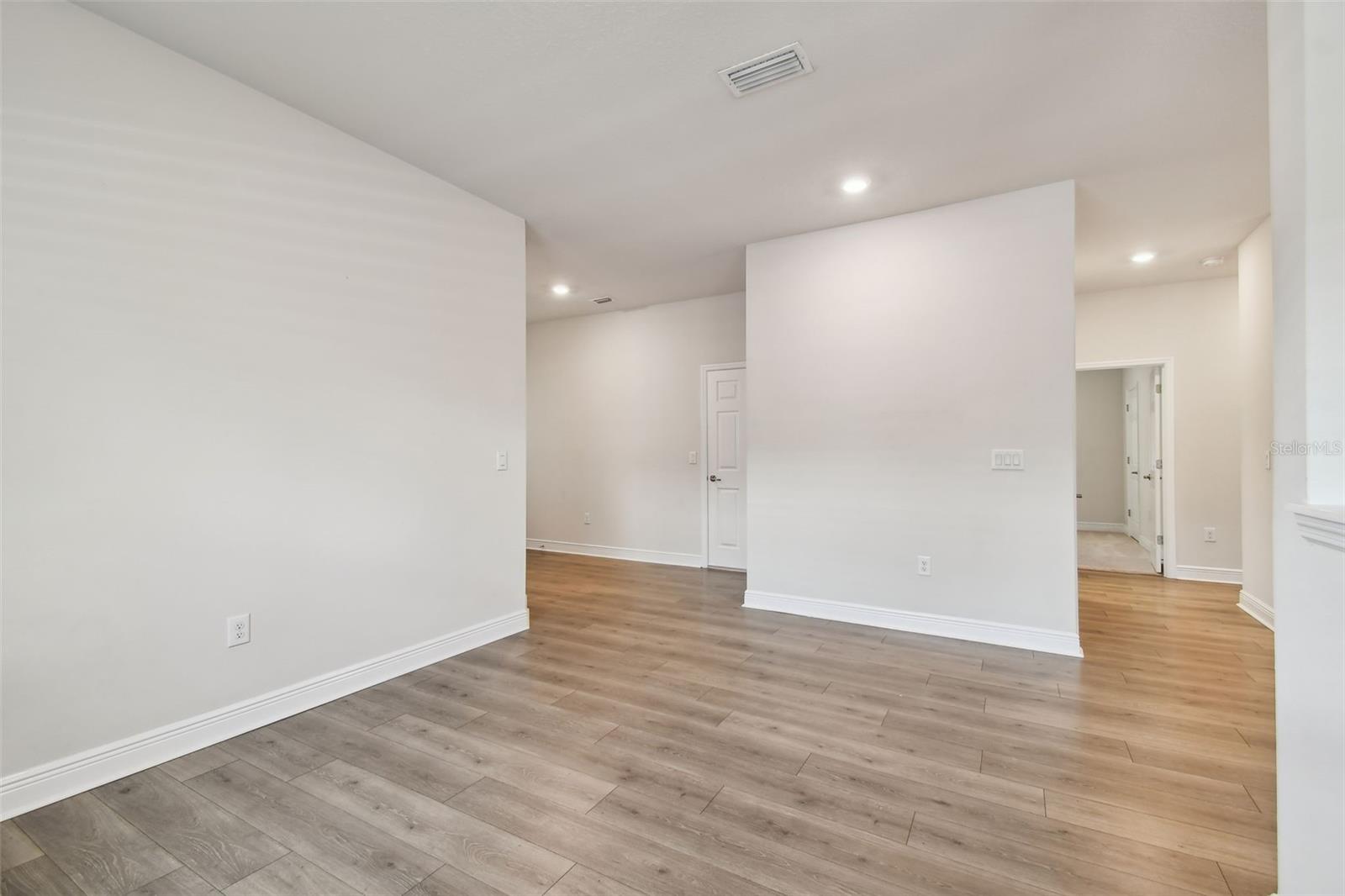 OAKLAND SUB - Residential Lease