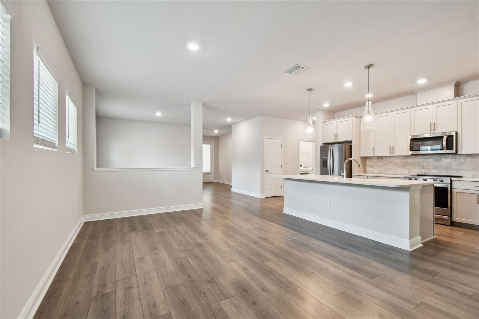 OAKLAND SUB - Residential Lease