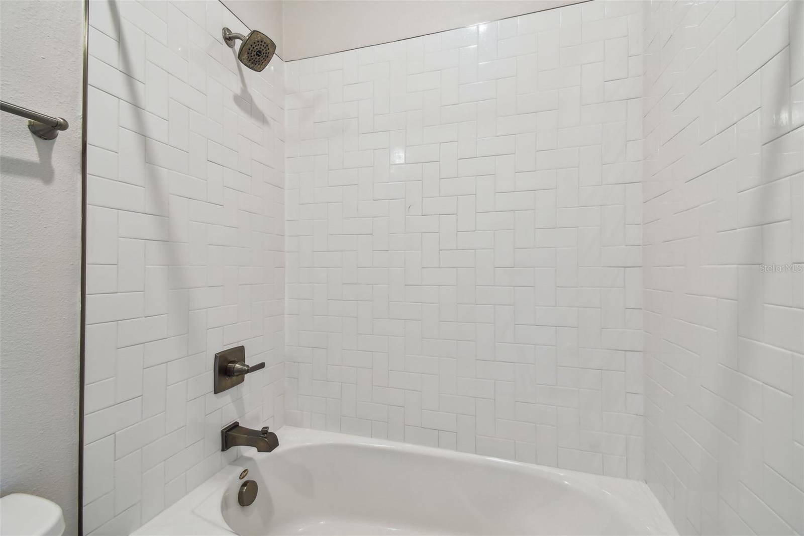 OAKLAND SUB - Residential Lease