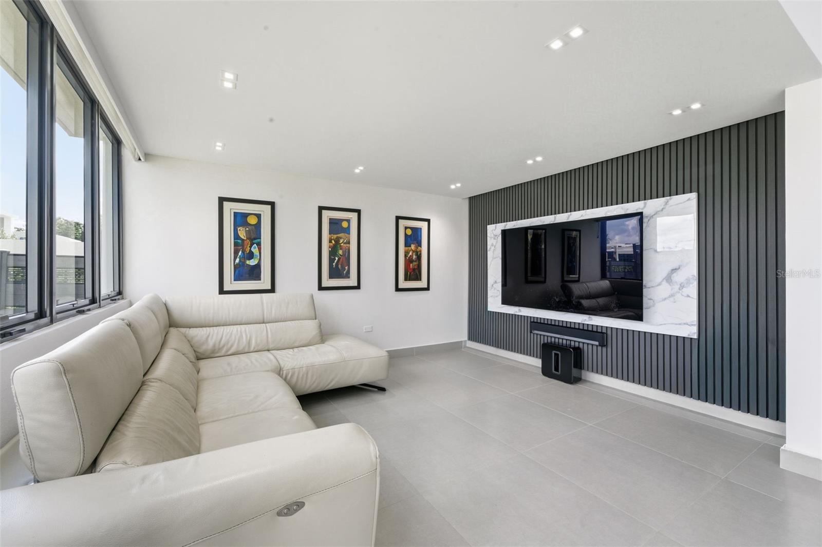 RESIDENCES AT RIO - Residential