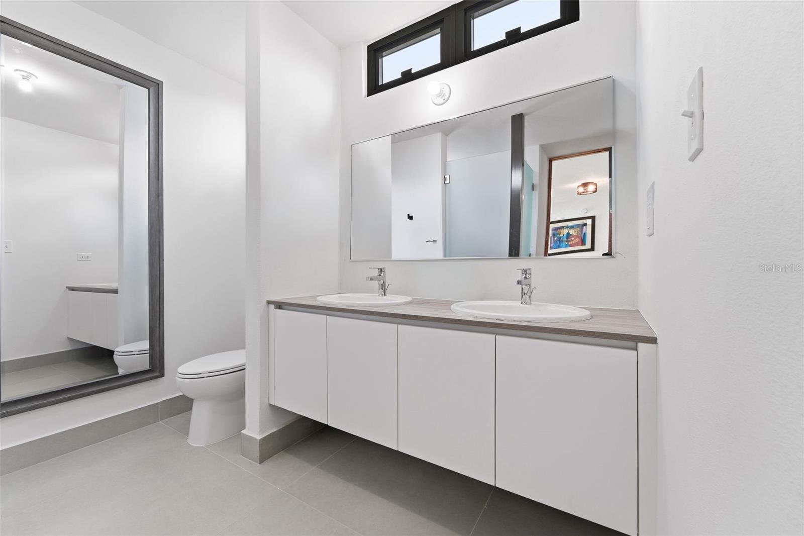 RESIDENCES AT RIO - Residential