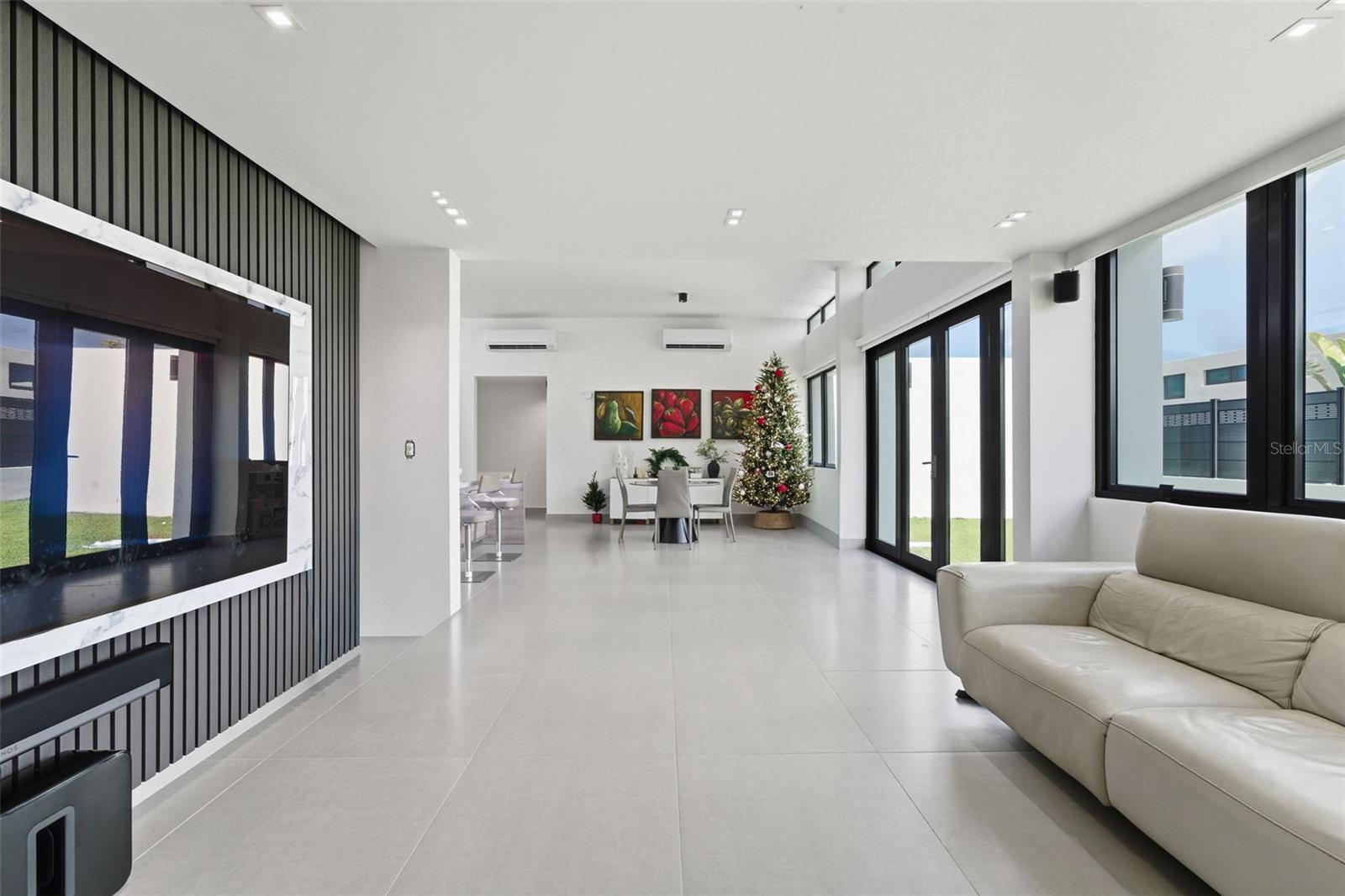 RESIDENCES AT RIO - Residential