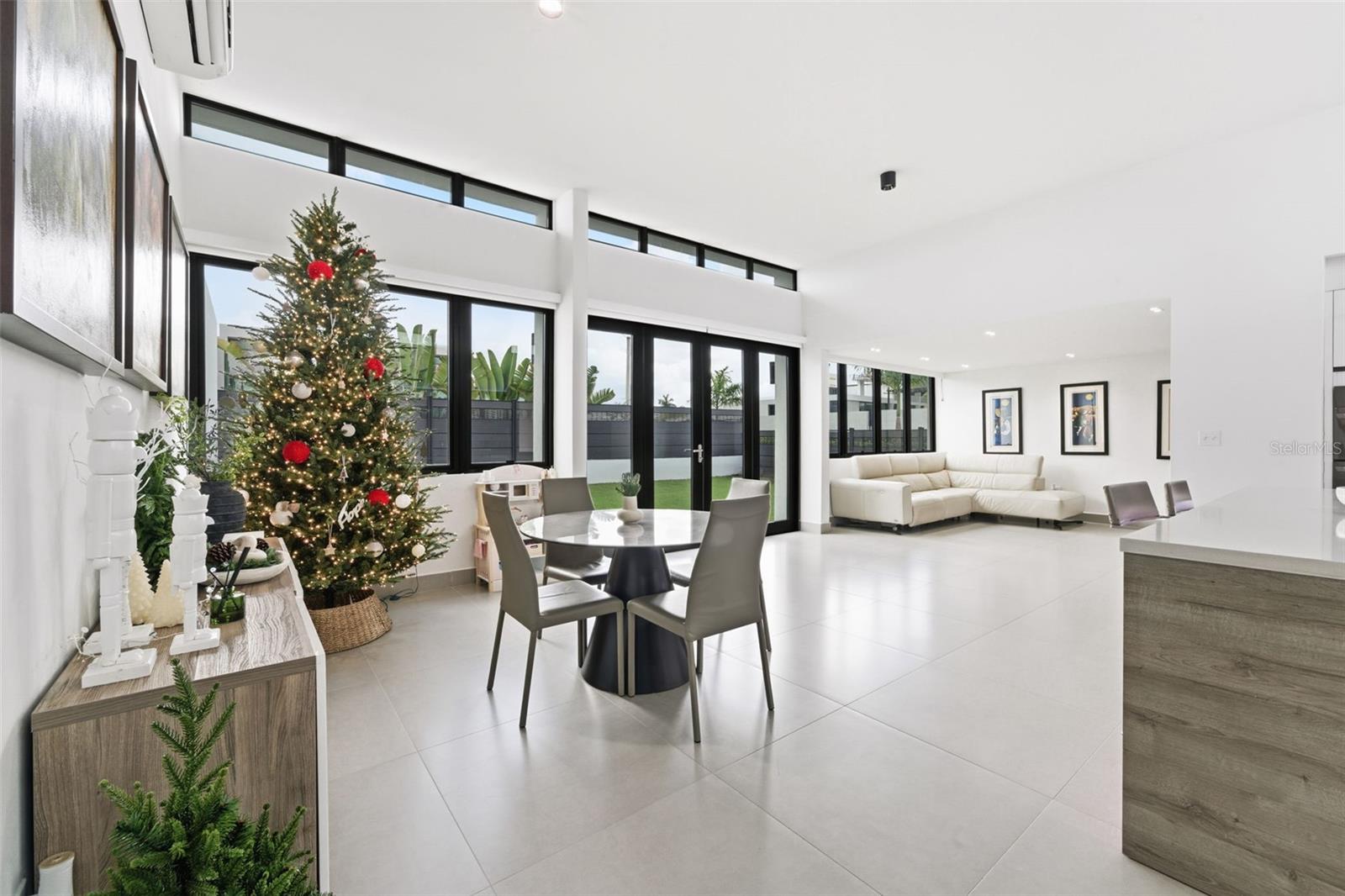 RESIDENCES AT RIO - Residential
