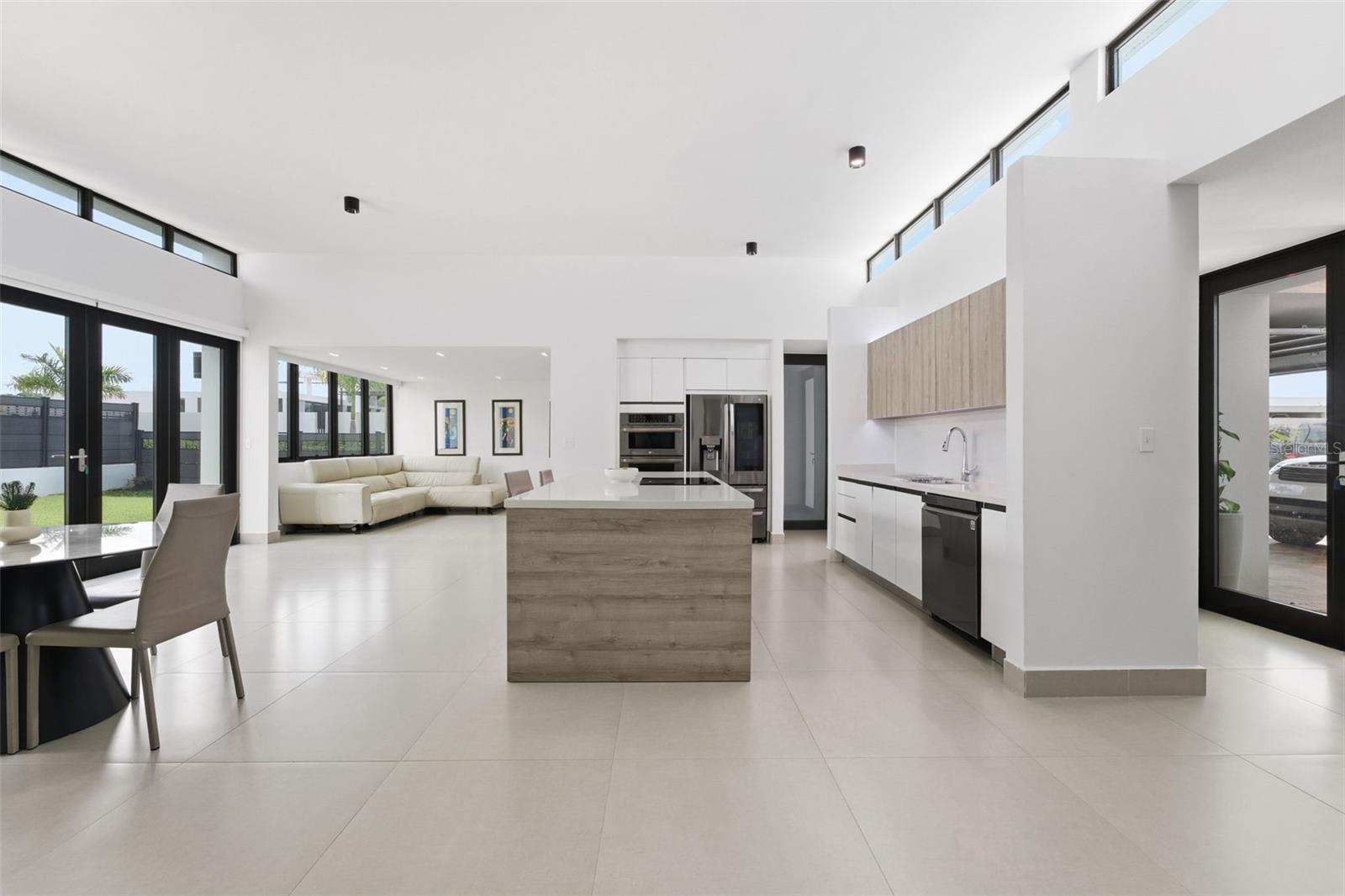 RESIDENCES AT RIO - Residential