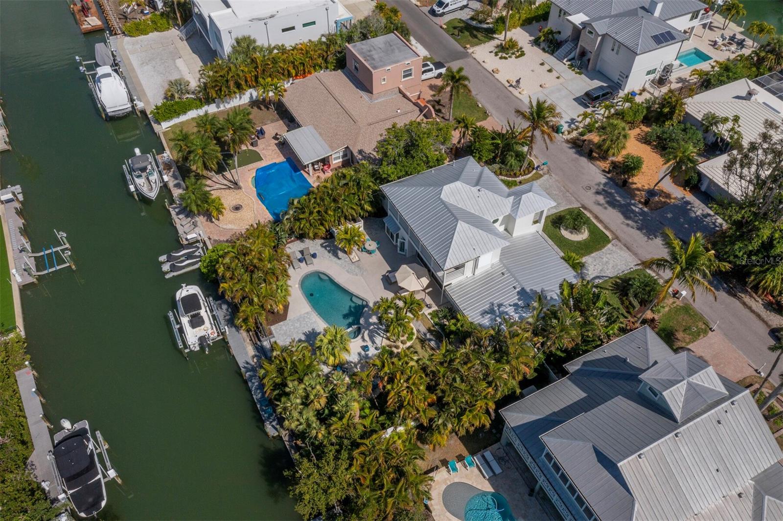 635 MARBURY LANE, LONGBOAT KEY, FL, 34228 2 635 MARBURY LANE