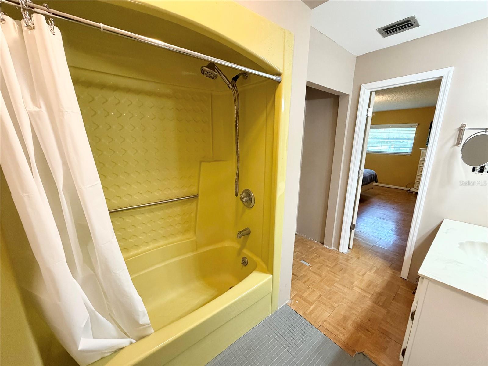 TAVARES LAKEWOOD PARK - Residential