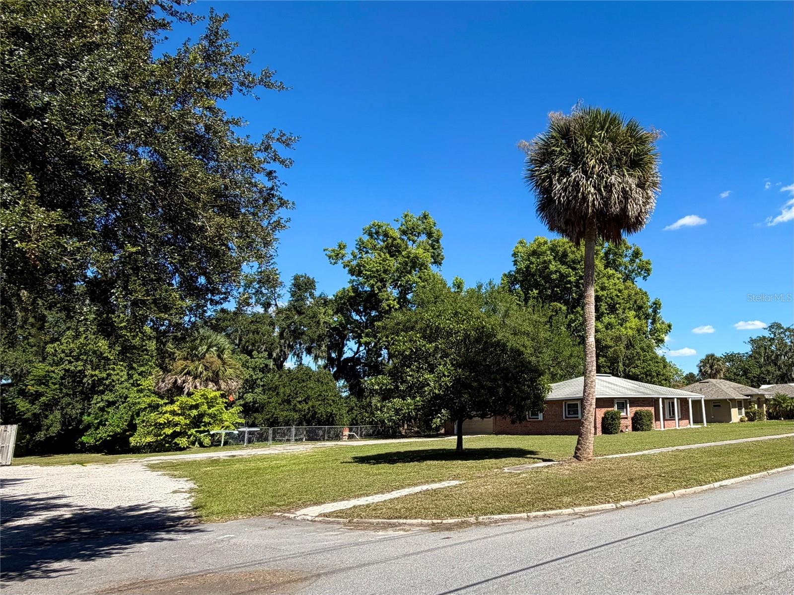 TAVARES LAKEWOOD PARK - Residential