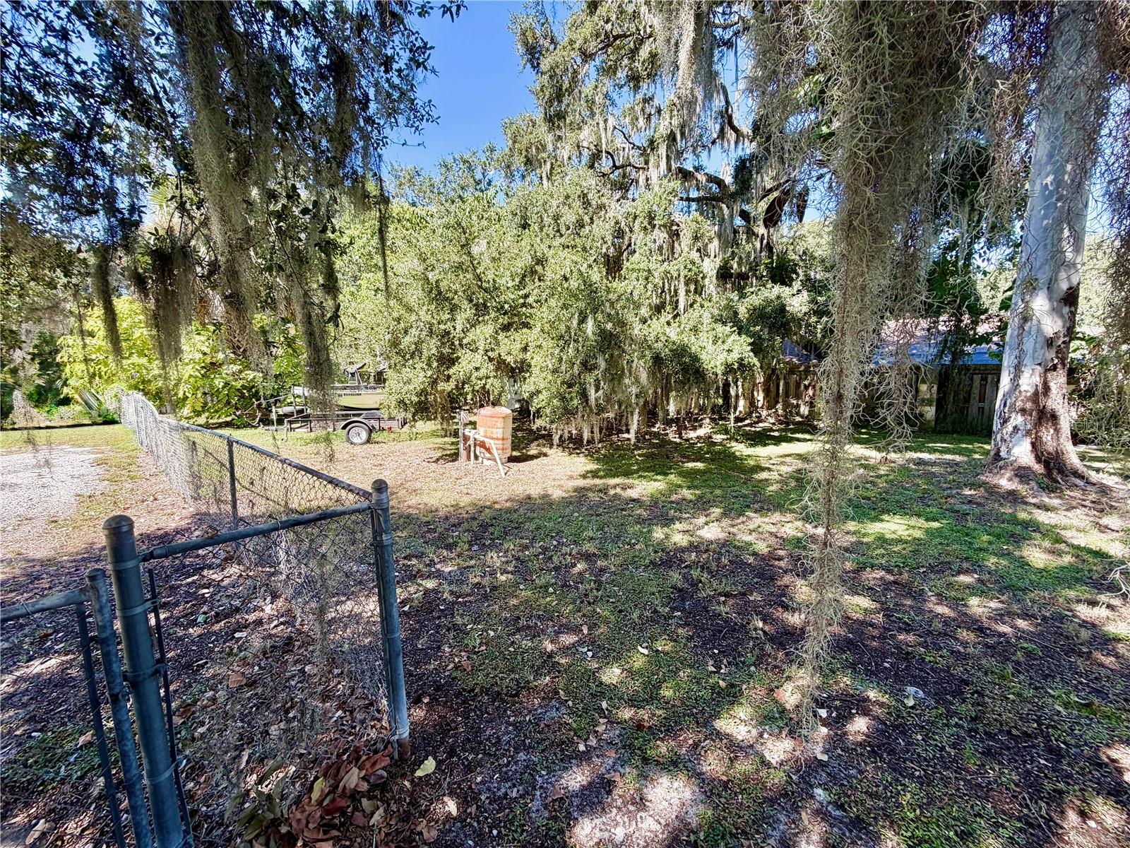 TAVARES LAKEWOOD PARK - Residential