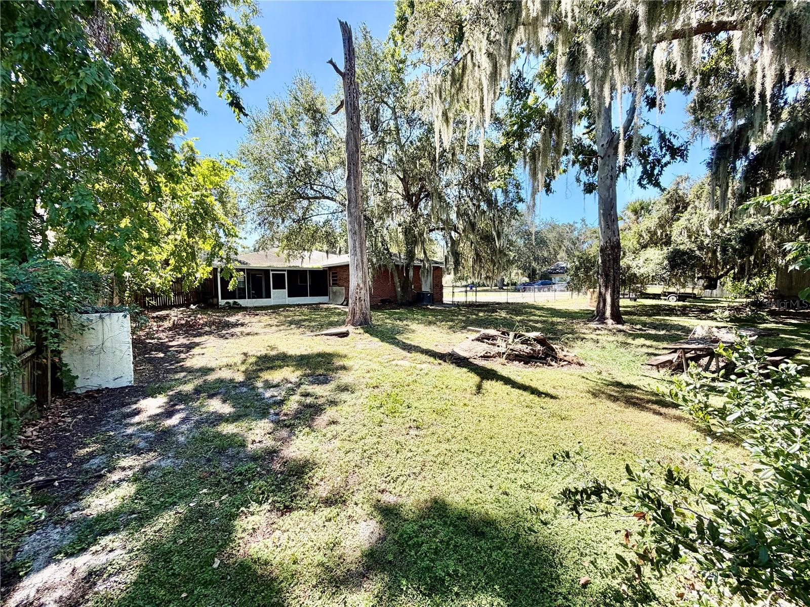 TAVARES LAKEWOOD PARK - Residential