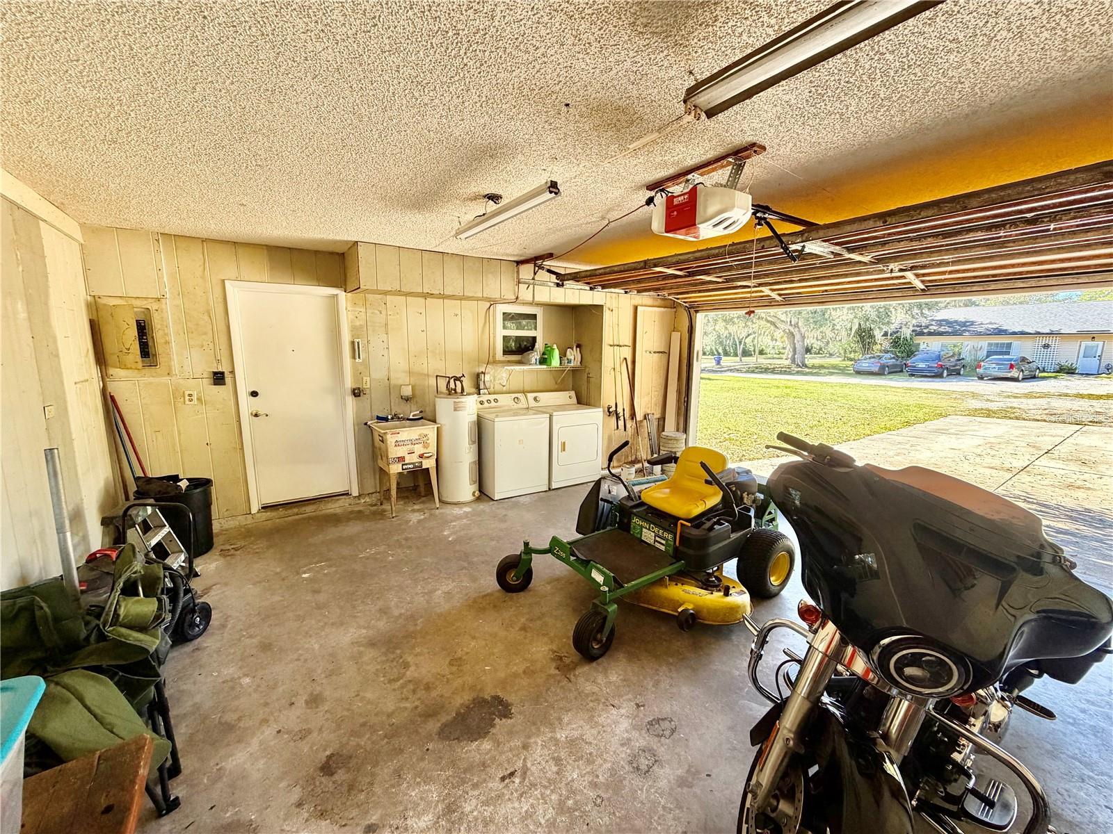 TAVARES LAKEWOOD PARK - Residential