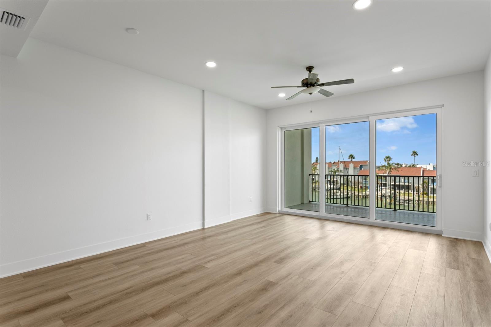 THE RESIDENCES AT TOWN CENTER - Residential