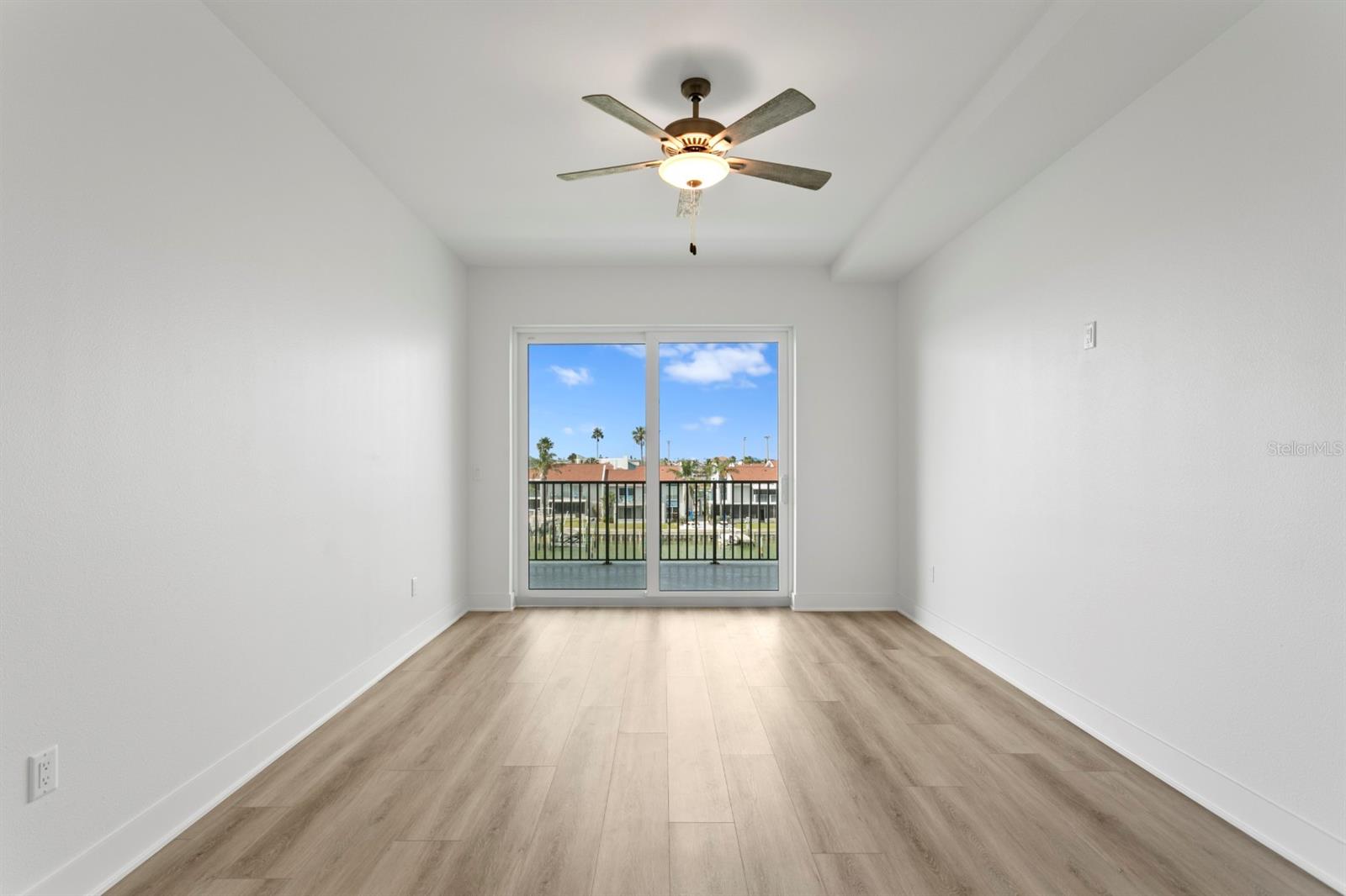 THE RESIDENCES AT TOWN CENTER - Residential