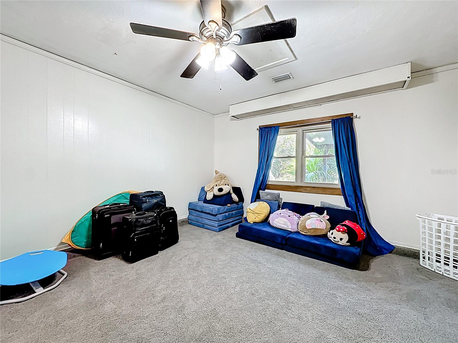 NORTHWOOD OAKS - Residential