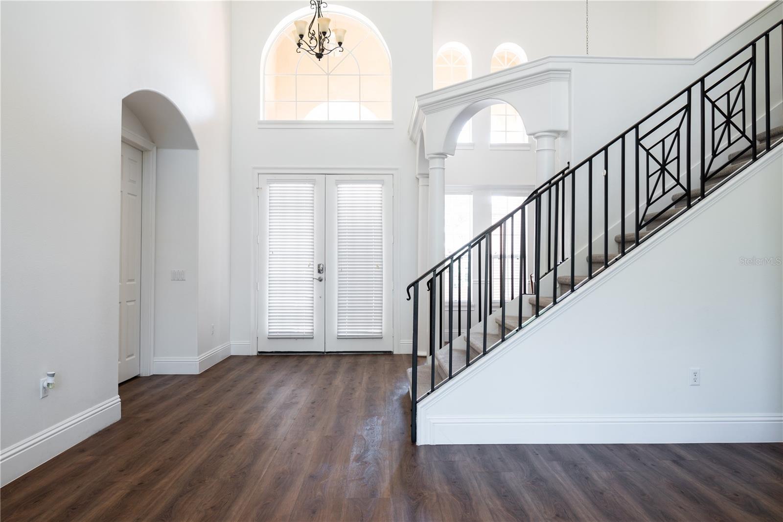 1232 GLENHEATHER DRIVE