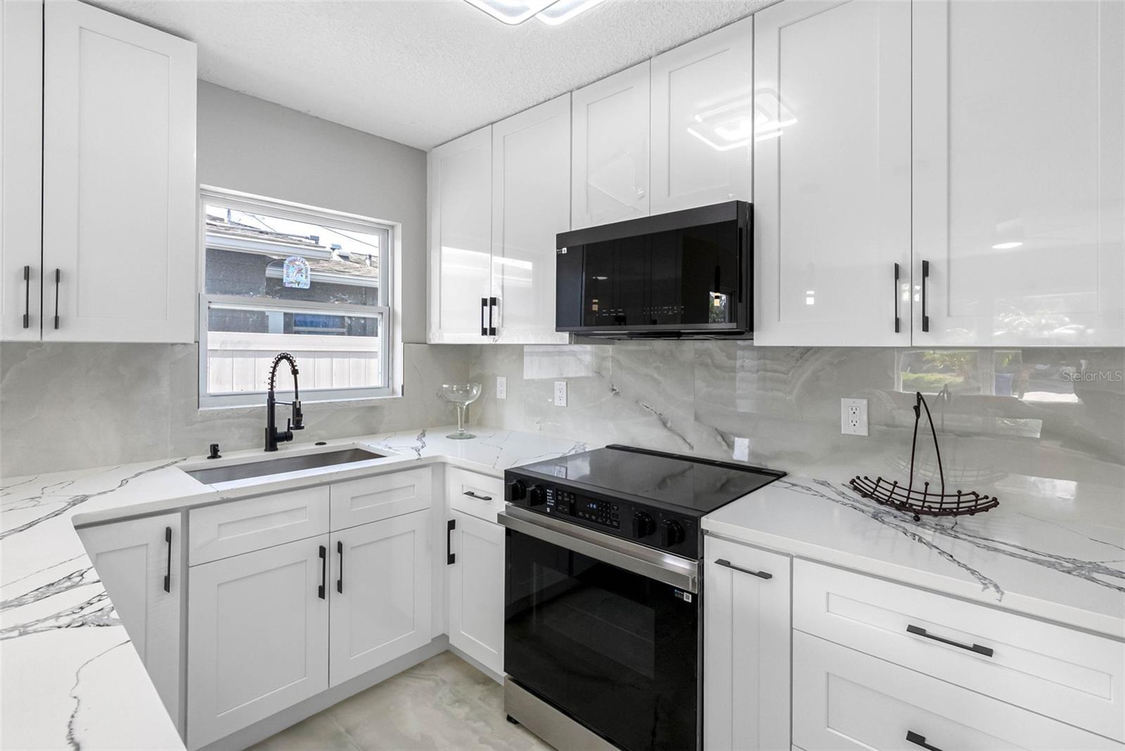 SHOREACRES CENTER - Residential